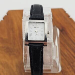 Fossil Womens Silver Tone Roman Numeral Watch Classic Black Leather Band ES-9301